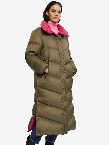 ESPRIT Winter Coat in Green: front