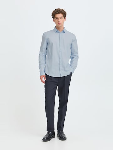 Casual Friday - Slim Fit Camisa clássica 'Palle' em azul: frente