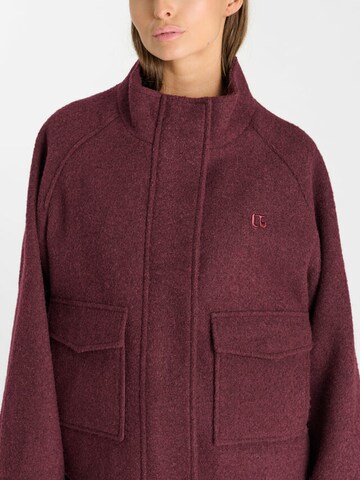 Veste mi-saison 'Zoe' Le Temps Des Cerises en rouge
