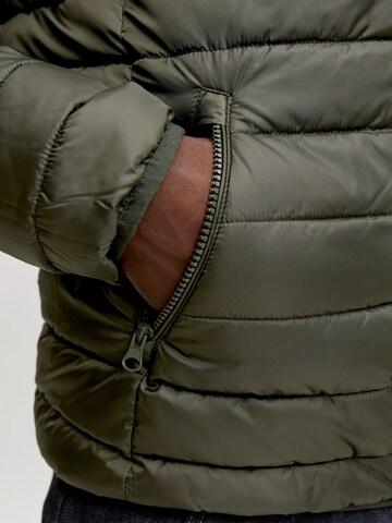 JACK & JONES - Chaqueta de entretiempo 'JJELVIS' en verde