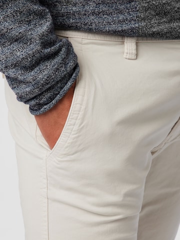 s.Oliver - Slimfit Pantalón chino 'Austin' en blanco