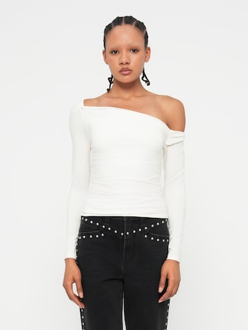 Abercrombie & Fitch Tričko - Béžová: predná strana