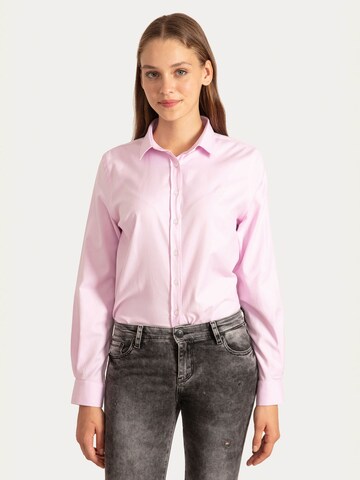 Jacey Quinn - Blusa en rosa: frente