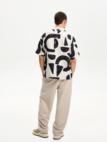 Bershka Comfort fit Overhemd in Wit