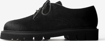 L37 HANDMADE SHOESCipele na vezanje 'PIXIE RUSH' - crna boja: prednji dio