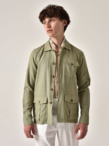 Coupe regular Chemise Antioch en vert : devant
