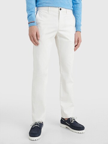 TOMMY HILFIGER Slim fit Chino trousers in Beige: front