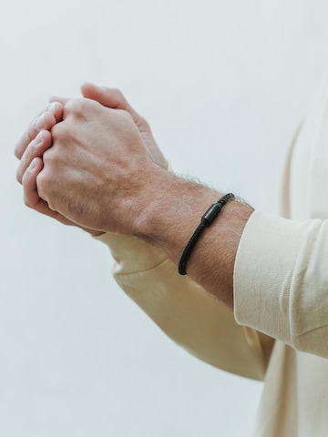 Akitsune Bracelet 'Silvus' in Black: front