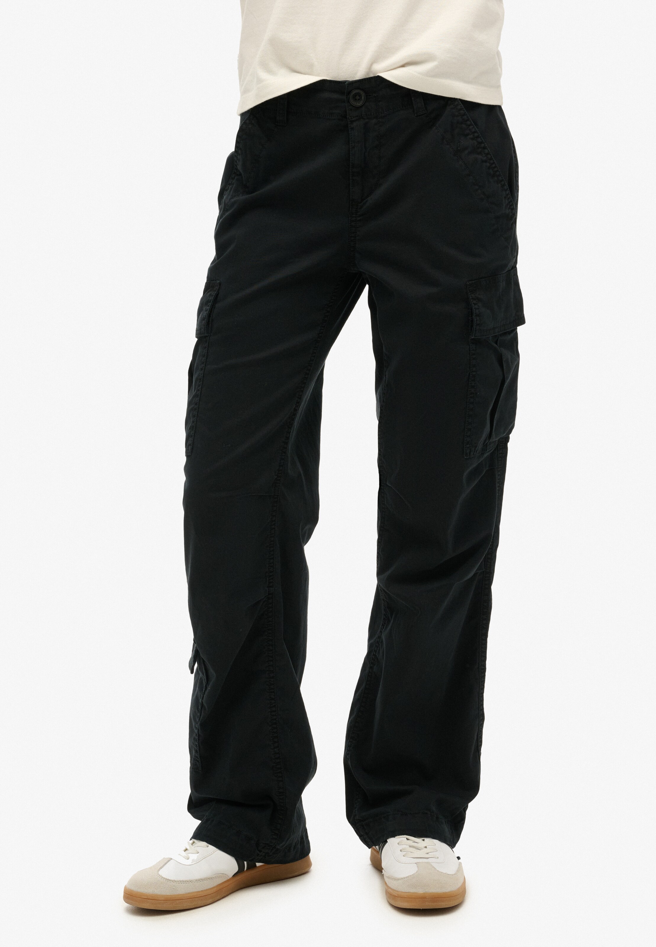 Superdry Regular Cargobroek in Zwart