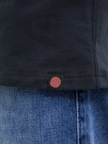 R.D.D. ROYAL DENIM DIVISION Bluser & t-shirts i blå