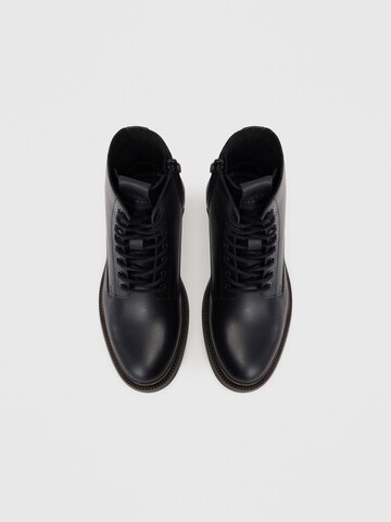 TOMMY HILFIGER Schnürboots in Schwarz