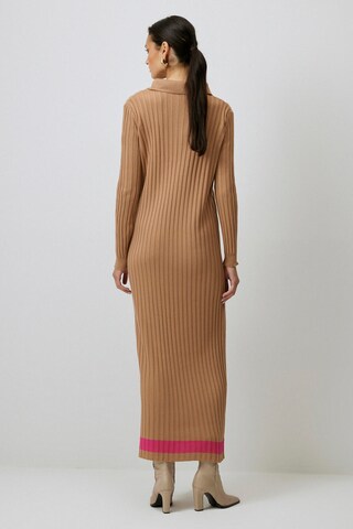 Touche Prive Kleid in Beige