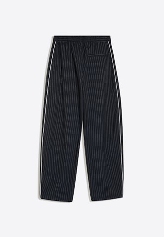 Bershka Wide Leg Laskoshousut värissä sininen