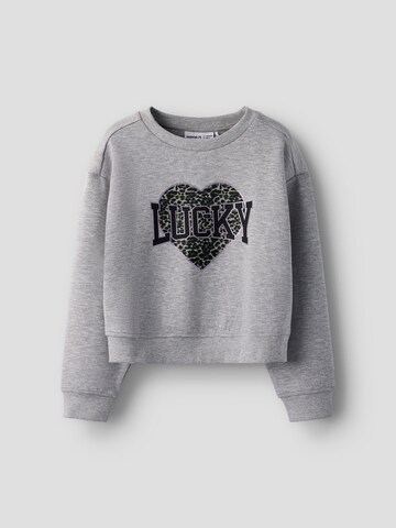 NAME IT - Sudadera en gris