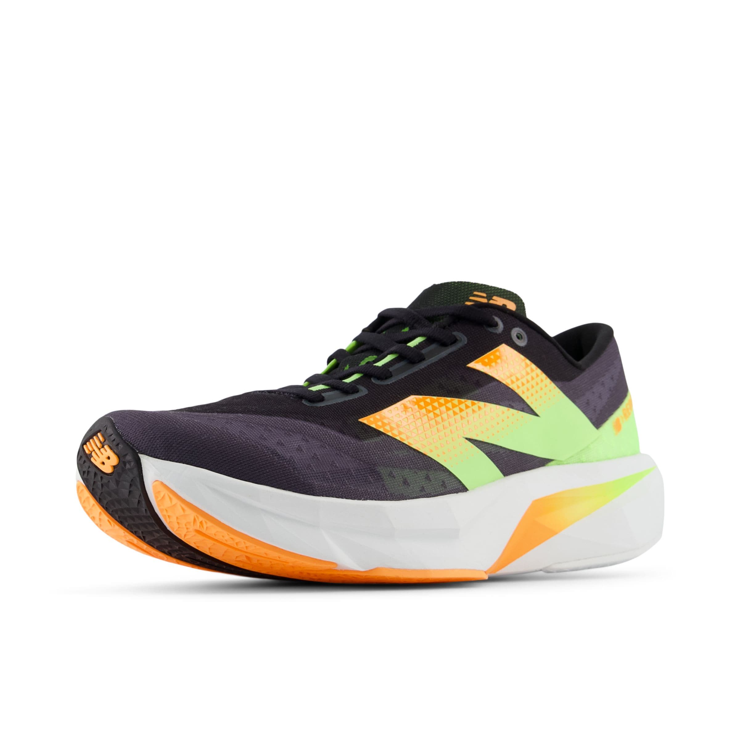 new balance Sneaker 'FuelCell Rebel v4'. in Schwarz