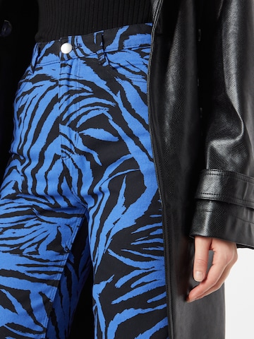 Regular Pantalon Monki en bleu