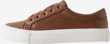 Next Tennarit värissä ruskea: etupuoli