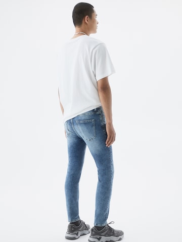 Pull&Bear Tapered Jeans in Blau