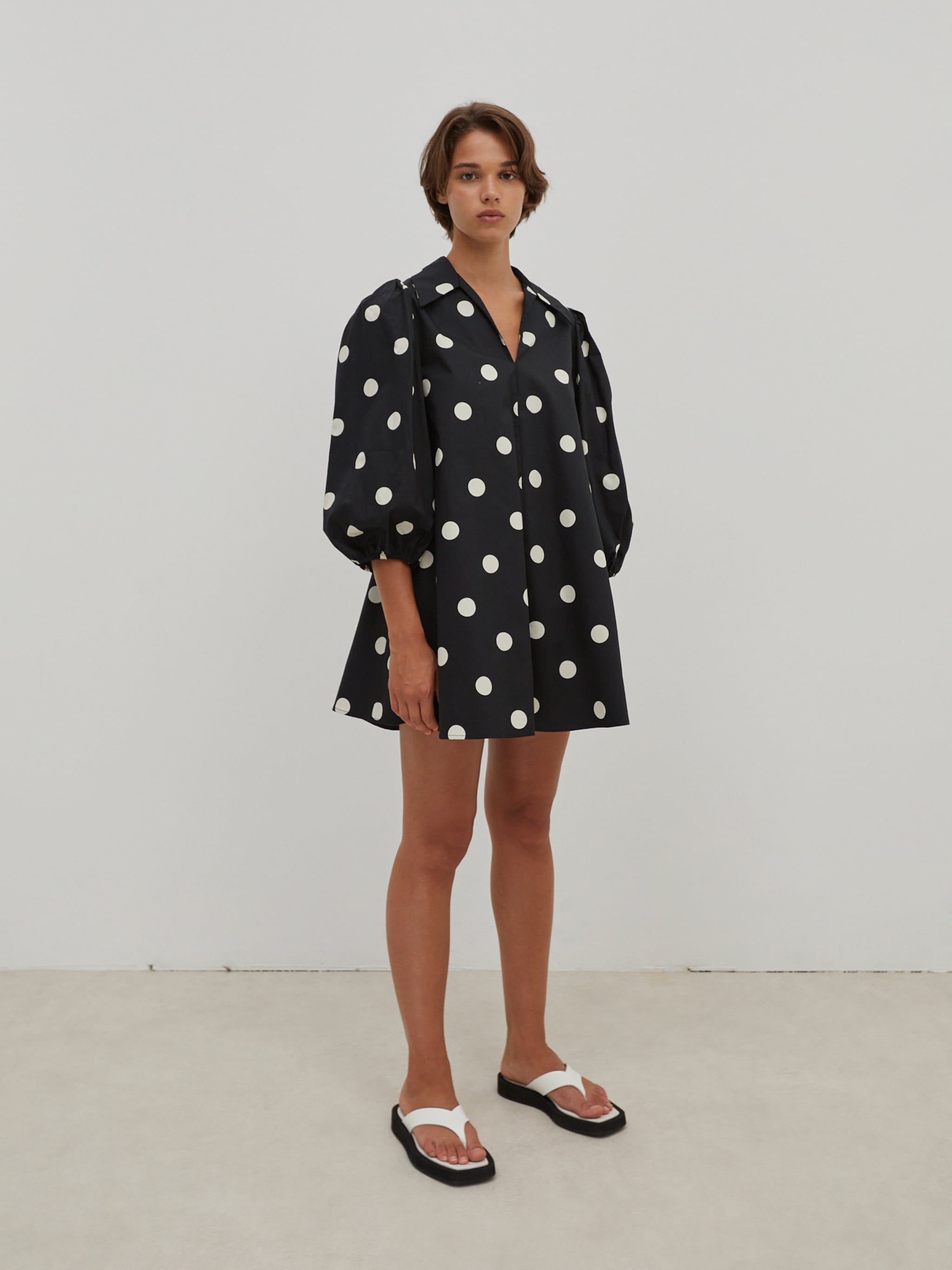 EDITED Produits Robe-chemise 'Thanya' noir