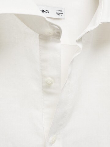 Coupe regular Chemise 'Bolar' MANGO MAN en blanc