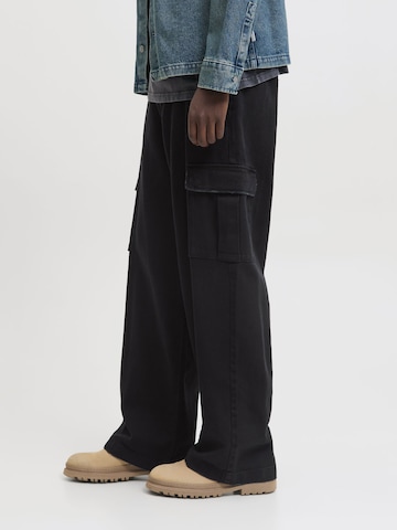 Baggy Pantaloni cargo di JACK & JONES in nero