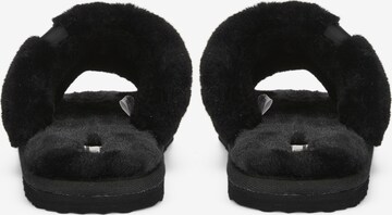 PUMA Slippers in Black