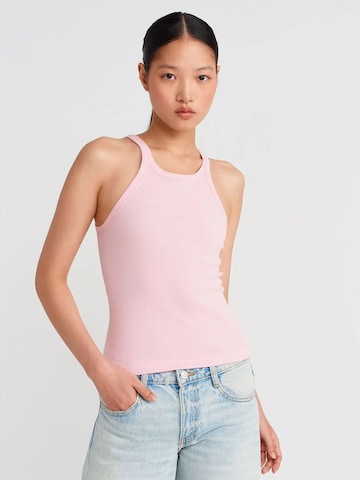Haut Dilvin en rose : devant