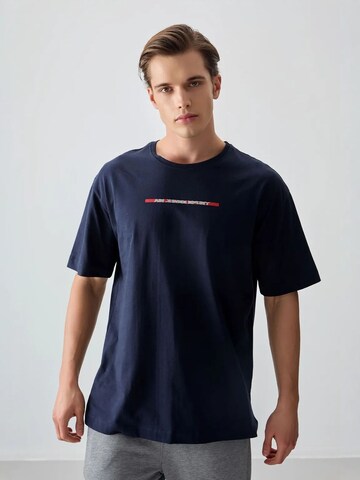 Tommy Life Shirt in Blue: front