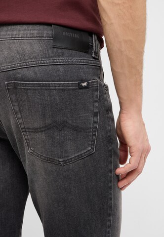 MUSTANG Regular Jeans in Black