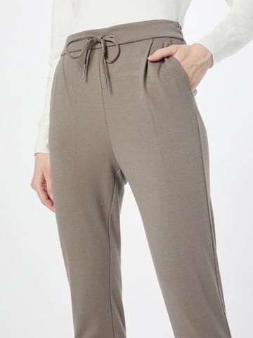 VERO MODA Tapered Pleat-front trousers 'Eva' in Green