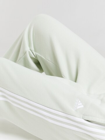 Effilé Pantalon de sport 'Essentials' ADIDAS SPORTSWEAR en vert