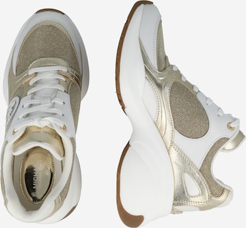 MICHAEL Michael Kors Låg sneaker 'ZUMA TRAINER' i guld