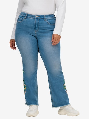 sheego by Joe Browns Bootcut Jeans in Blau: predná strana