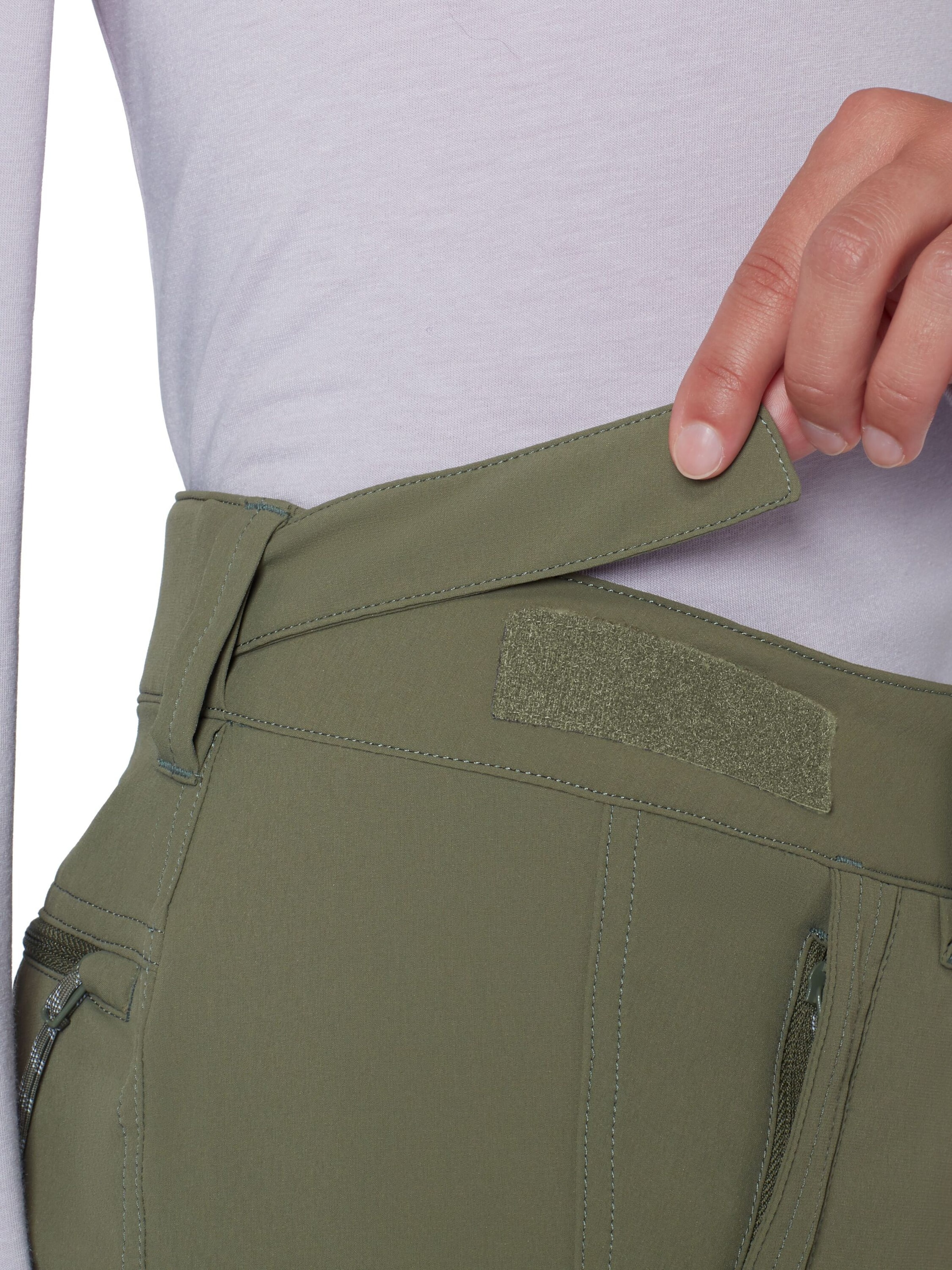 MAMMUT Regular Outdoor Pants in Green