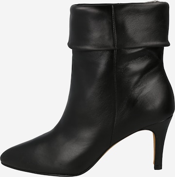 Toral Ankle Boots in Black