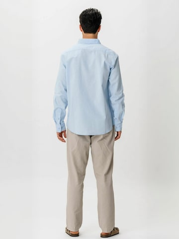 Coupe regular Chemise ' Linen Blend ' TEESHOPPEN en bleu