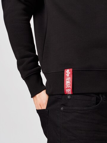 ALPHA INDUSTRIES - Regular Fit Sweatshirt em preto