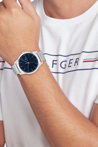 TOMMY HILFIGER Analogna ura | srebrna barva