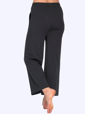 Magadi Loose fit Workout Pants 'Naomi' in Black