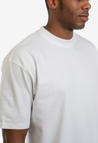Johnny Urban Koszulka 'Sammy Oversized' w kolorze biały