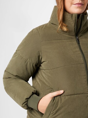 Cappotto invernale 'CAPEACHY' di Zizzi in verde