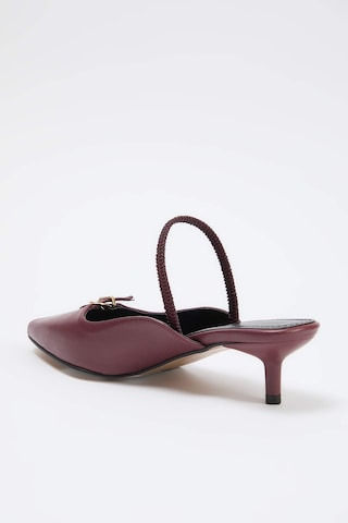 Trendyol - Zapatos destalonado en rojo
