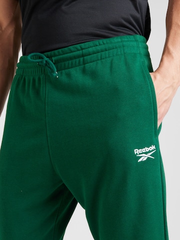 Reebok Tapered Sporthose 'IDENTITY' in Grün