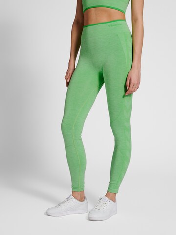 Skinny Pantalon de sport Hummel en vert : devant