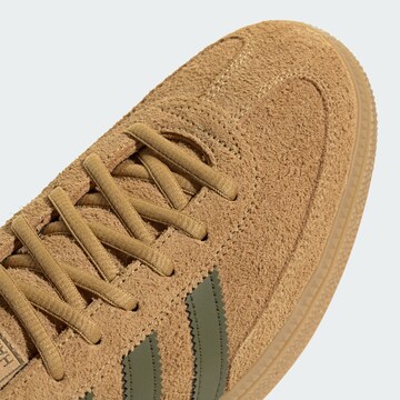 ADIDAS ORIGINALS Trampki niskie 'Handball Spezial' w kolorze beżowy