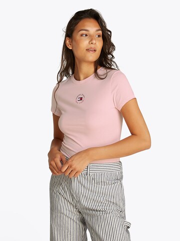 Tommy Jeans Μπλουζάκι 'ESSENTIAL' σε ροζ: μπροστά