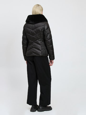 Influencer - Casaco de inverno em preto