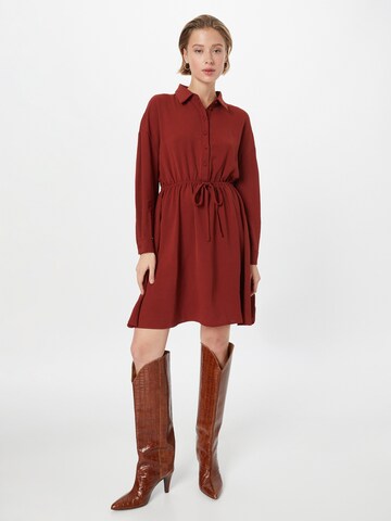 Robe-chemise 'Patrizia' ABOUT YOU en rouge : devant