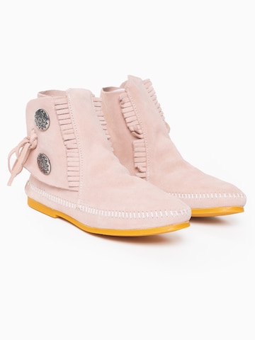 Minnetonka Ankelboots 'Two Button' i lila