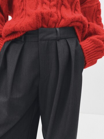 Pull&Bear Bő szár Élére vasalt nadrágok - szürke